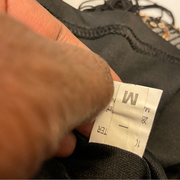 Black and Golden Sippy Color,Size Medium, 100 Polyester, Very Good Condition - Picture 6 of 9